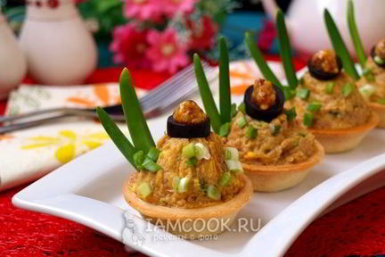 Тарталетки с консервированным тунцом