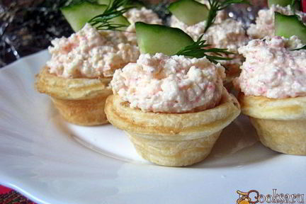 Тарталетки с крабовым паштетом