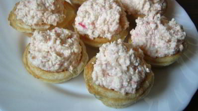 тарталетки с крабовым паштетом