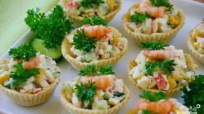 тарталетки с крабовыми палочками и сыром