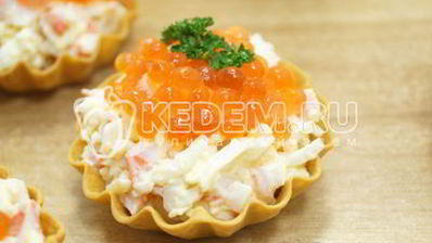 тарталетки с крабовыми палочками