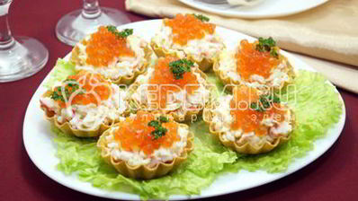 тарталетки с крабовыми палочками