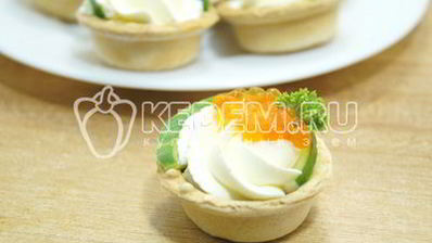 тарталетки с красной икрой праздничные