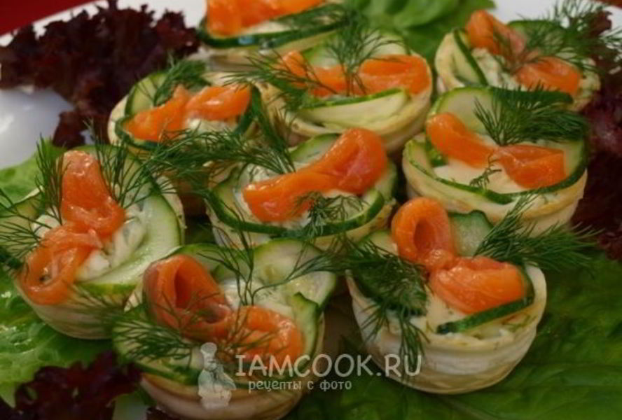 Тарталетки с красной рыбой