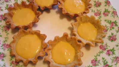 тарталетки с кремом и ягодами