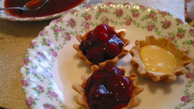 тарталетки с кремом и ягодами