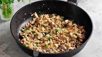 тарталетки с курицей, грибами и сыром