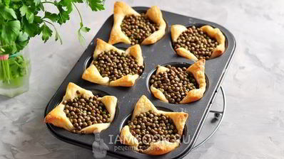 тарталетки с курицей, грибами и сыром