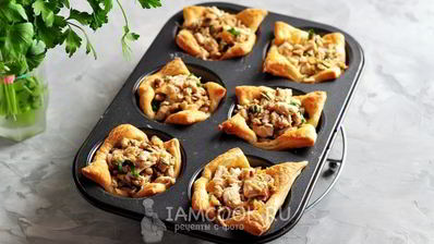 тарталетки с курицей, грибами и сыром