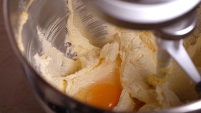 тарталетки с лимонно-лаймовым кремом и меренгой