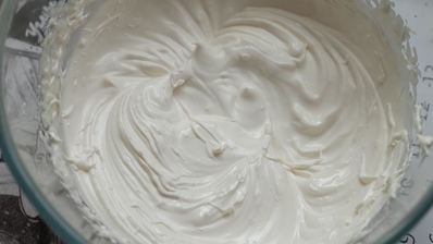 тарталетки с лимонно-лаймовым кремом и меренгой