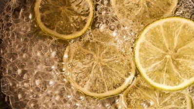 тарталетки с лимонно-лаймовым кремом и меренгой