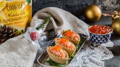 тарталетки с лососем в соусе спайси