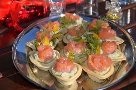 Тарталетки с муссом из авокадо