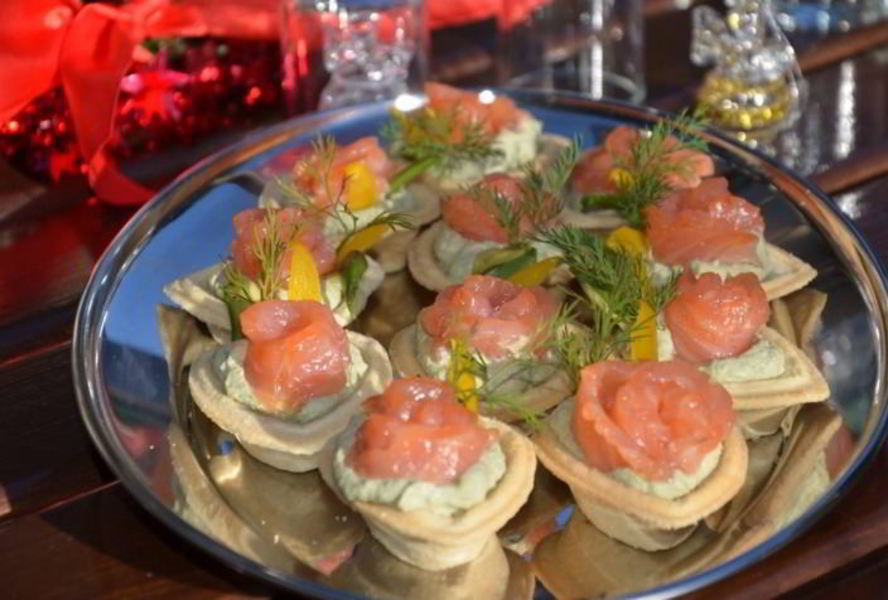 Тарталетки с муссом из авокадо