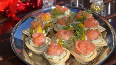 тарталетки с муссом из авокадо