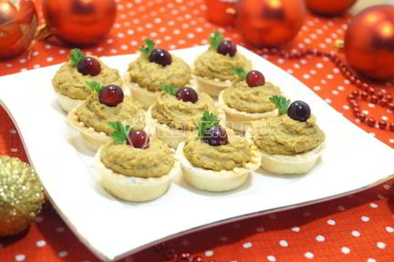 Тарталетки с паштетом из фасоли