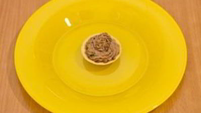 тарталетки с печеночным муссом, перепелиными яйцами и помидорами черри