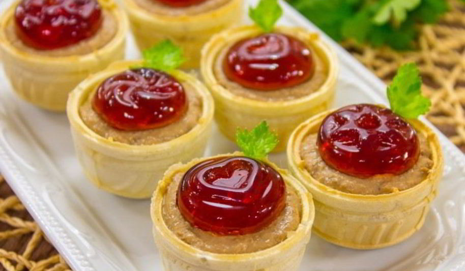 Рецепт тарталеток с печеночным паштетом и гранатовым желе