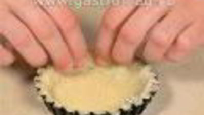 тарталетки с персиками