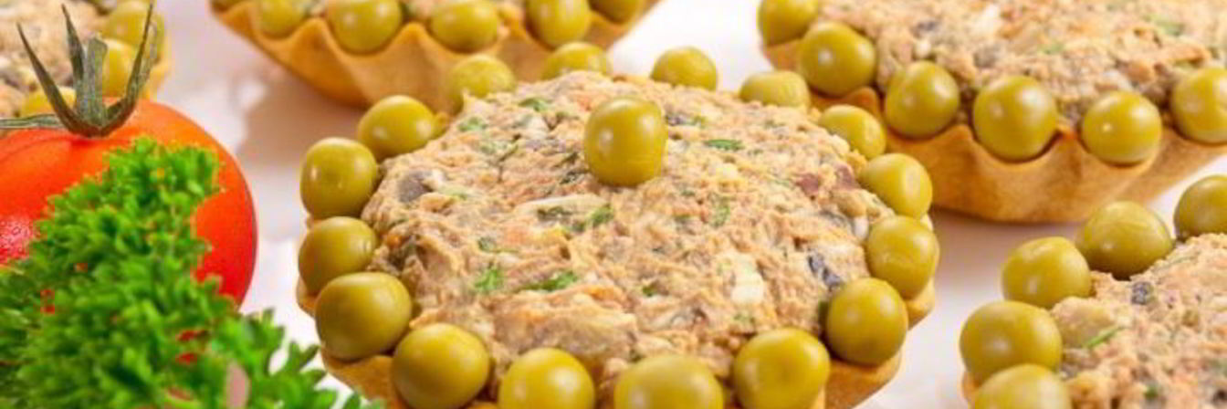 Тарталетки с салатом из куриной печени