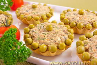 Тарталетки с салатом из куриной печени