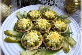 Тарталетки с салатом из печени трески