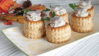 тарталетки с сельдью и творогом