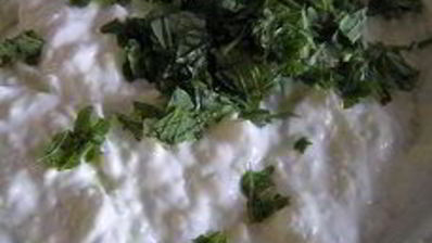 тарталетки с сырным кремом и мятой