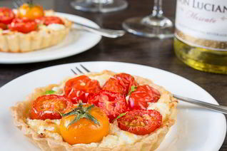 Томатные тарталетки с сыром