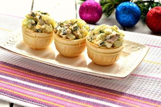 Закуска из куриного мяса в тарталетках