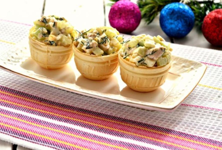 Закуска из куриного мяса в тарталетках