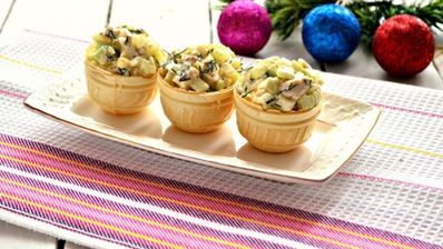 закуска из куриного мяса в тарталетках