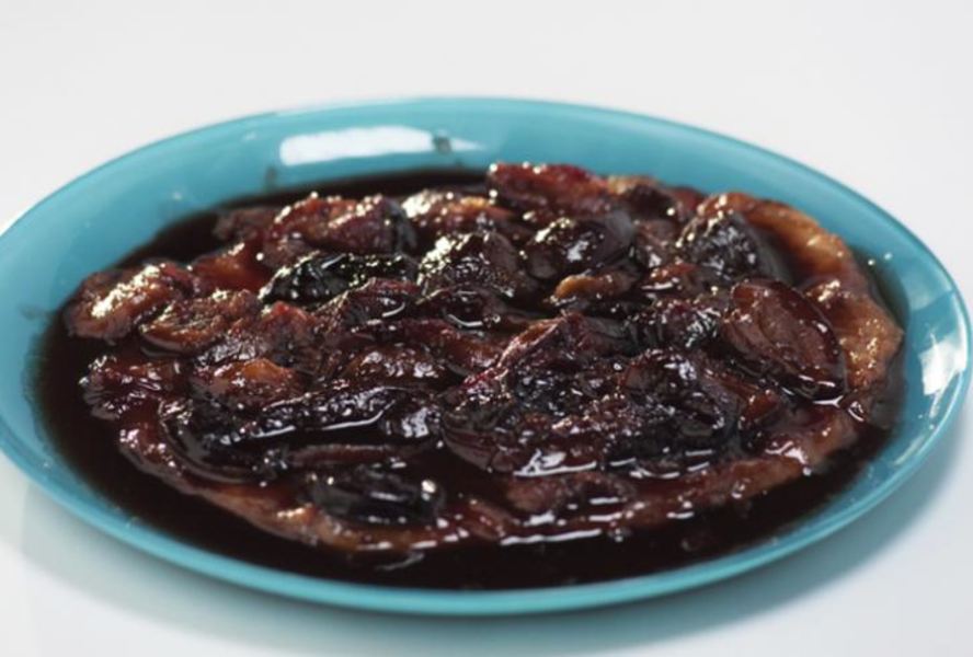 Быстрый тарт-татен со сливами