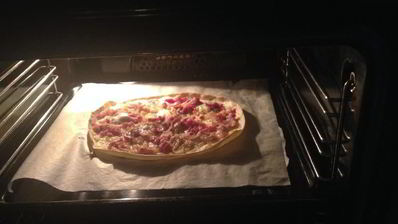 тарт фламбе с беконом