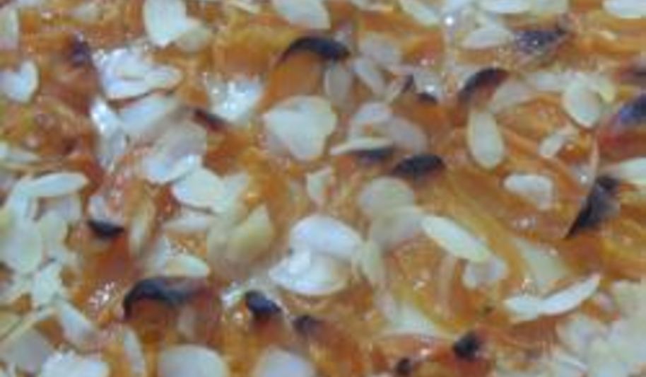 Рецепт тарта с абрикосами на слоеном тесте