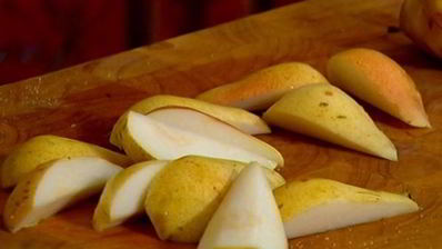 тарт с грушами в абрикосовой глазури