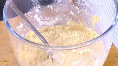 тарт с малиной и кедровыми орешками