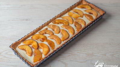 тарт с персиками и заварным кремом