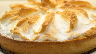 тарт с ванильной грушей и заварным кремом под шапочкой из мереги