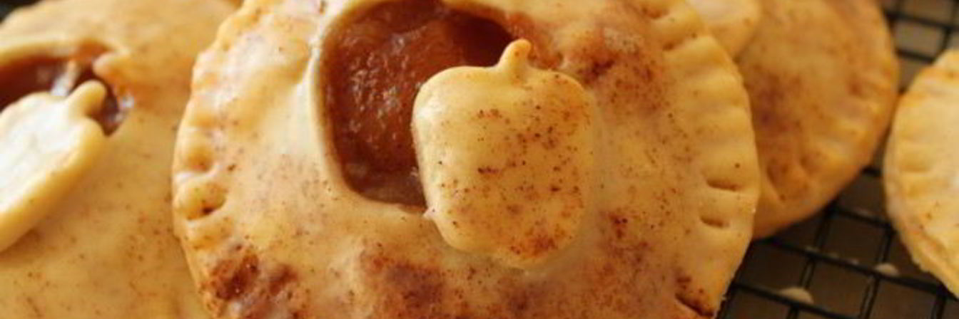 Тарт с яблоками в карамели