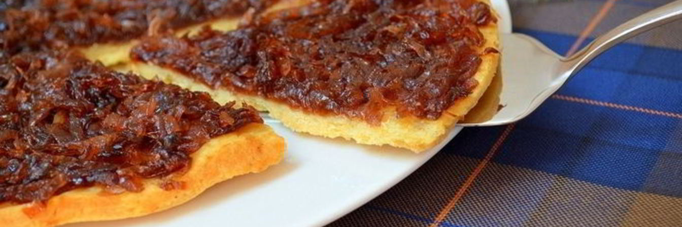 Тарт татен с карамелизованным луком