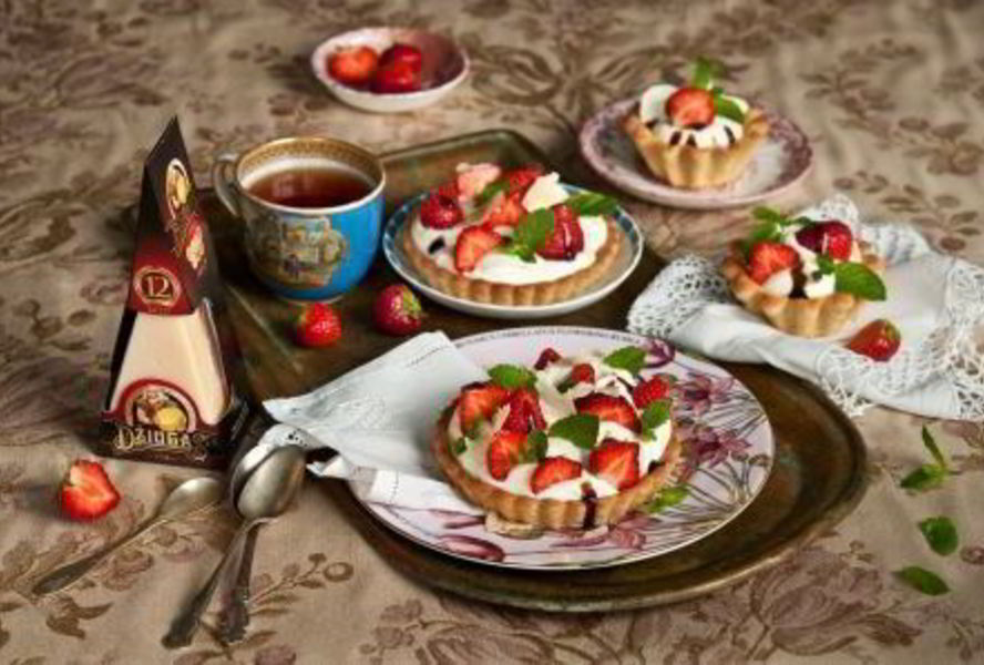 Тартинки с клубникой в сырно-сливочном креме