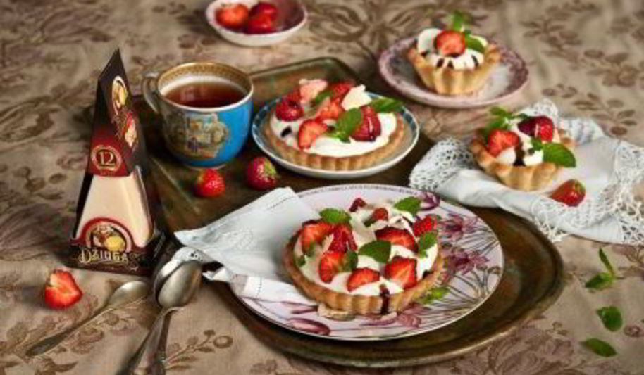 Рецепт тартинок с клубникой в сырно-сливочном креме