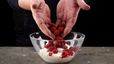 творожный тарт с малиной