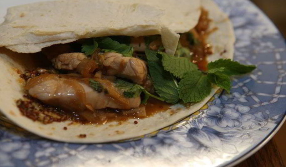 Рецепт тортильи с цыпленком, имбирем и чили