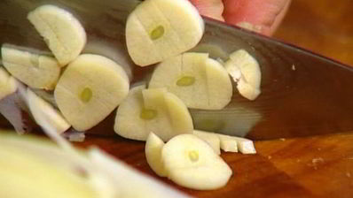 тортилья с цыпленком, имбирем и чили