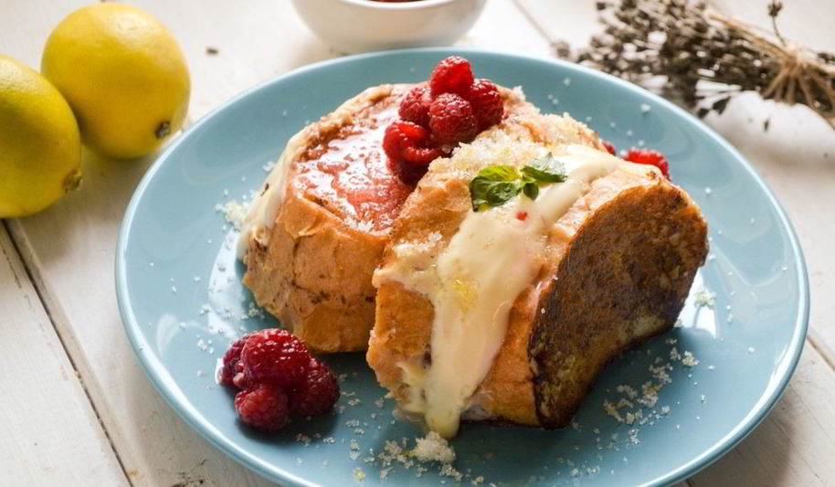 Рецепт французских тостов с начинкой из сливочного сыра и малины