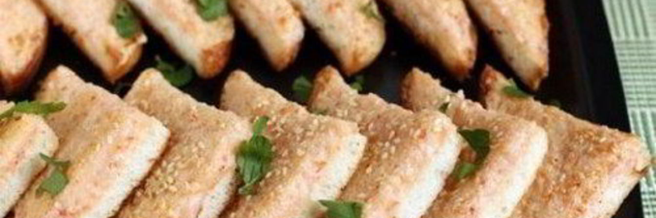 Хрустящие креветочные тосты с кунжутом