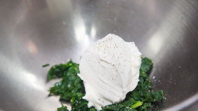 тост со спаржей и яйцом-пашот